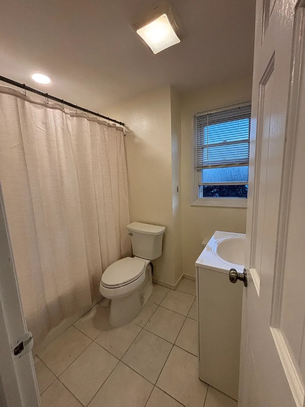 Building Photo - 114 E Meadow Ave