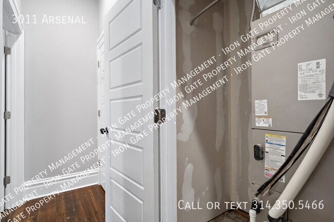 Building Photo - 3011 Arsenal-
