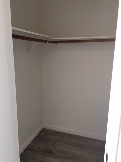 Building Photo - 4 Bedroom Home! Close to Shopping Centers & CHS Attendance!