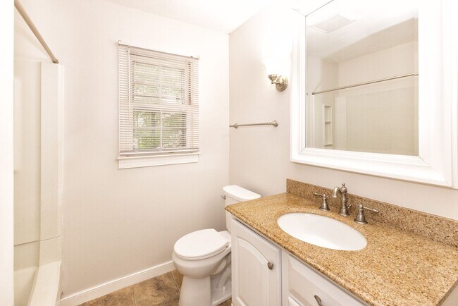 Building Photo - 4 Bedroom Home in North Chesterfield ***Available NOW***