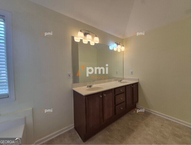Building Photo - 1560 Bramlett Hill Ln SE