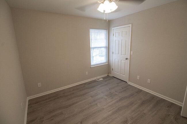 Building Photo - 1306 Godas Cir