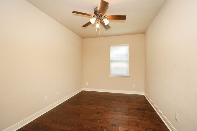 Building Photo - 147 West Wading Pond Circle