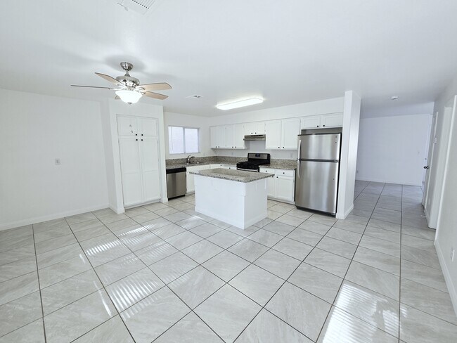 Building Photo - 9433 Valencia Canyon Dr