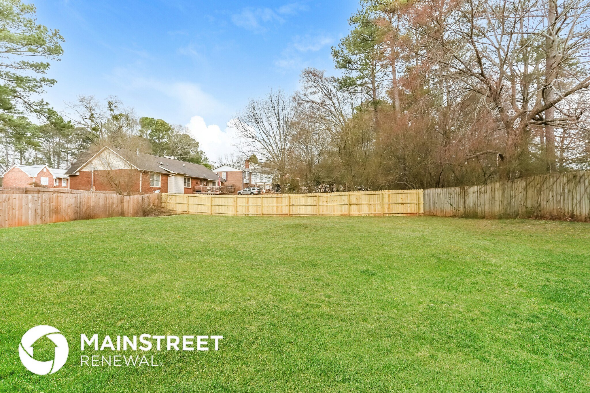 Building Photo - 305 Barr Cir