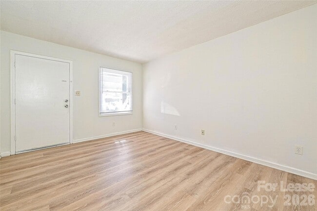 Building Photo - 268 Church St N