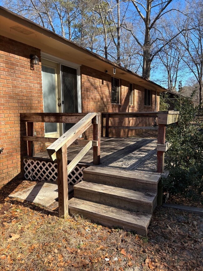 Building Photo - 1460 Crowndale Dr