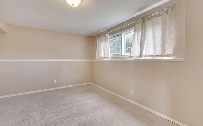 Building Photo - FULLY GUTTED & RENOVATED 5-Bedroom Home in...