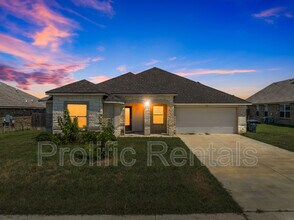 Building Photo - 6117 Verde Dr