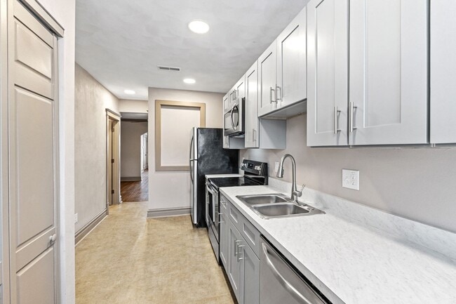 Building Photo - 3801-3803 S. Kingshighway/4900-4904 Mardel
