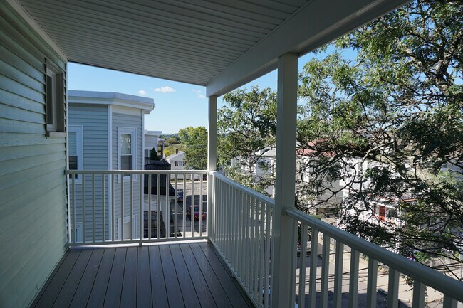 Building Photo - 90 Conwell Ave