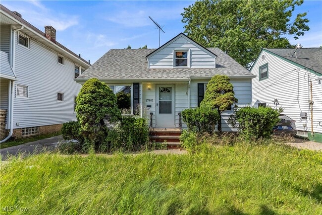 Primary Photo - 17801 Grovewood Ave