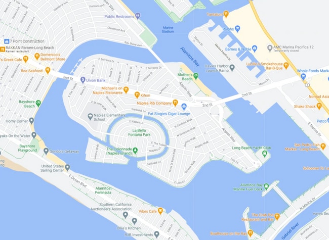 Building Photo - Naples Island Gem!