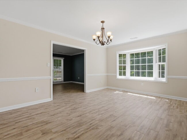 Building Photo - 9437 Fairmead Dr