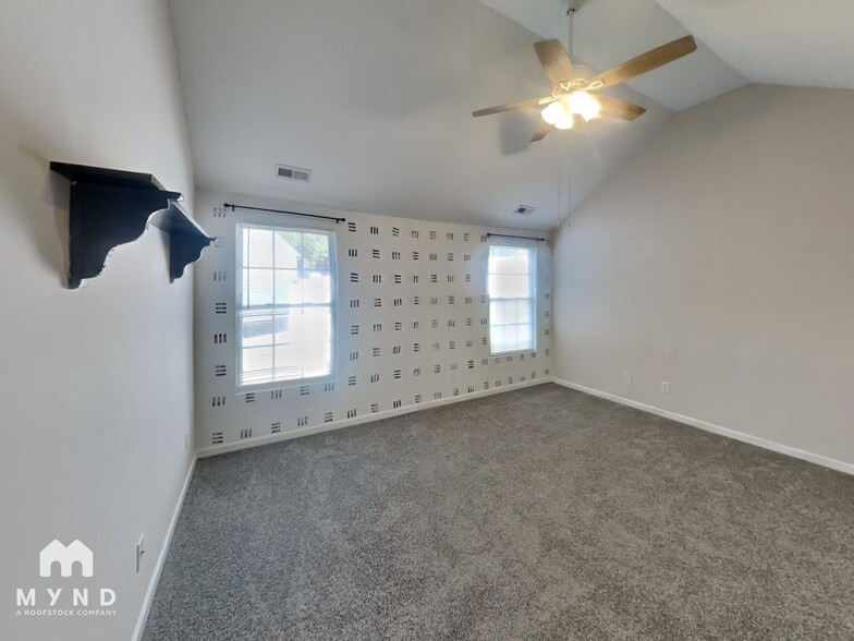 Building Photo - 3400 Fatima Ct