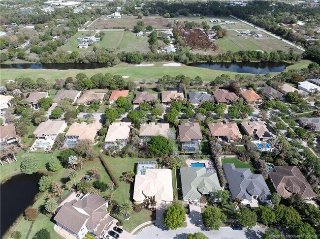 Building Photo - 2529 SW Park Meadows Trail