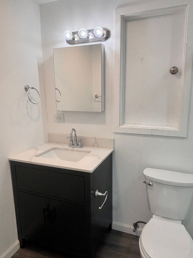 Building Photo - 1 Bedroom- $1600.00 Newly remolded-private yard