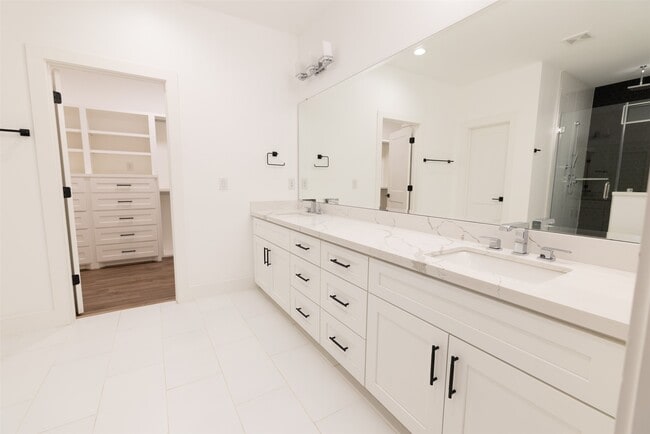 Building Photo - 1206 Hamblen St