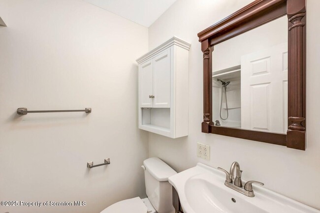 Building Photo - 107 Carteret Dr