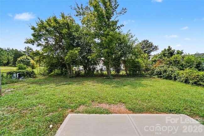 Building Photo - 1709 College Plaza Blvd