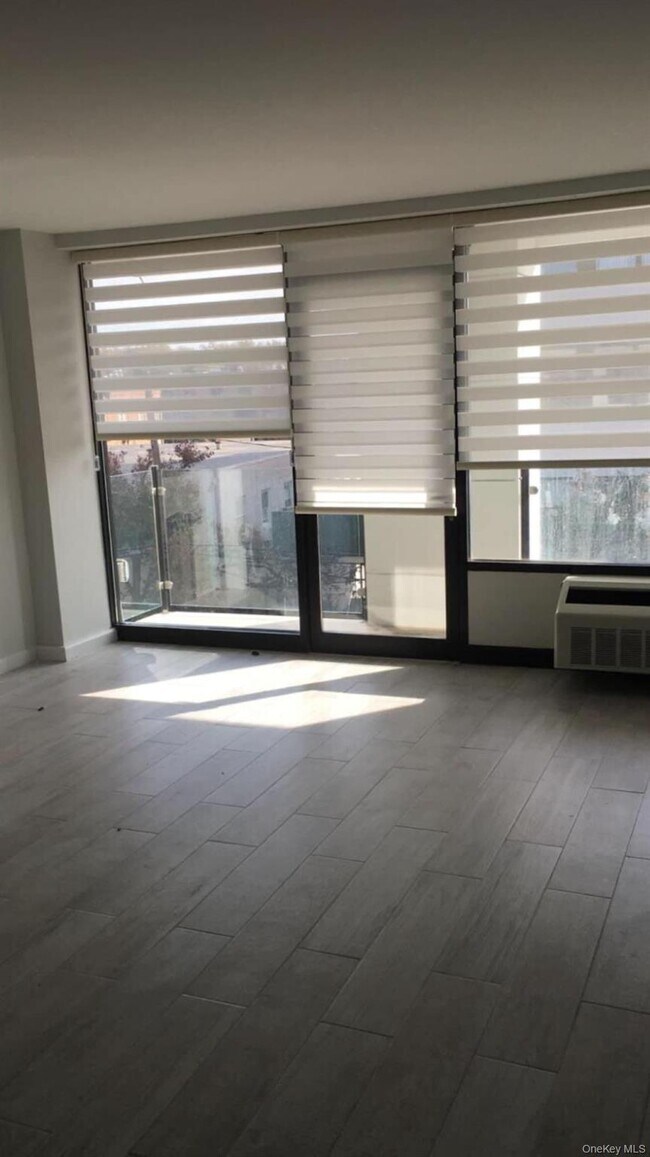 Building Photo - 5 Grace Ave