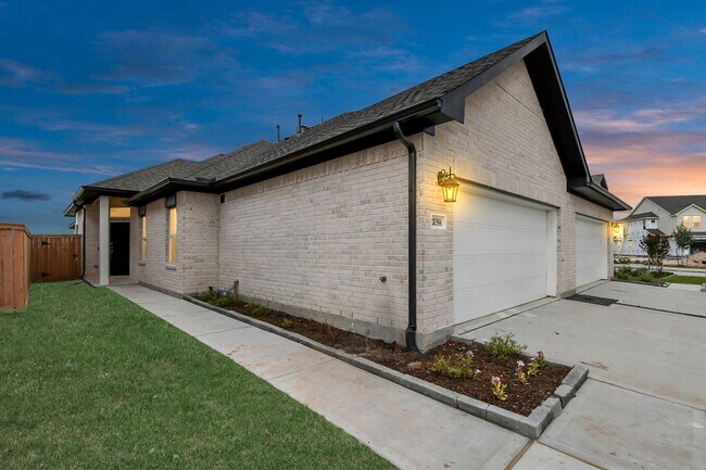 Building Photo - Welcome to the Elm — Single-Level Charm, Modern Style.