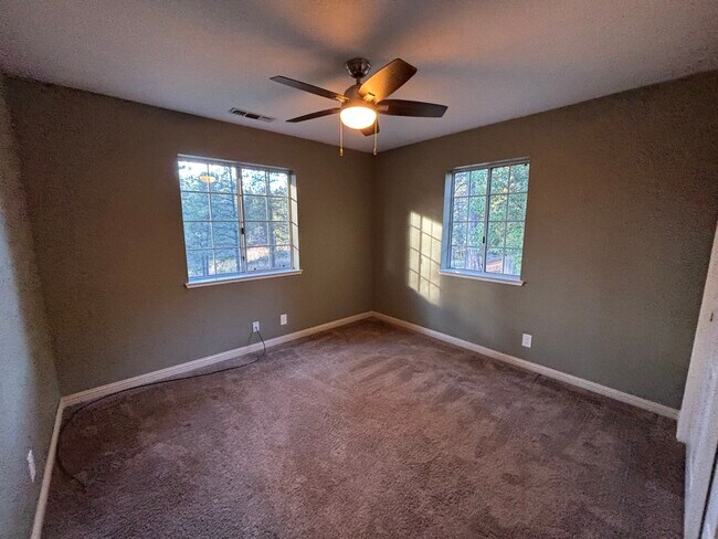 Building Photo - 3181 Hanson Hollow Rd