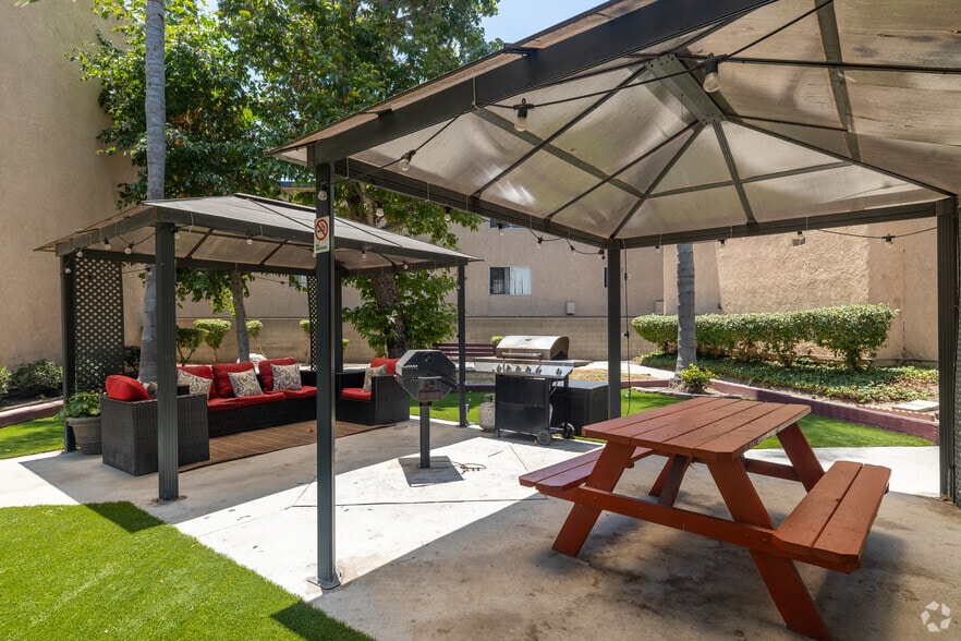 BBQ Area - The Montecito Apartments