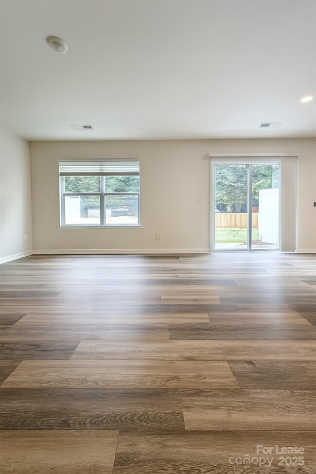 Building Photo - 6104 Faron Wy