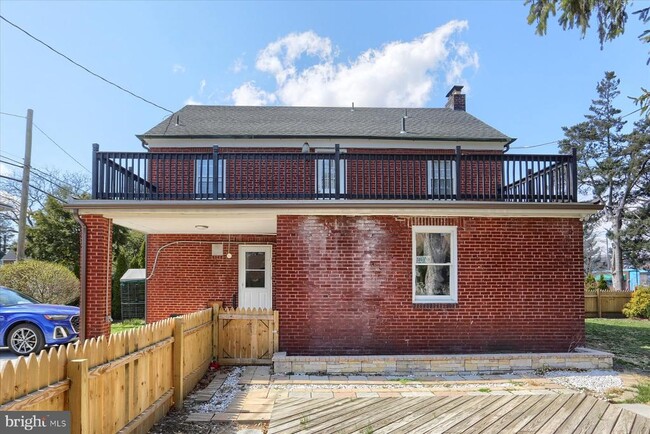 Building Photo - 3105 Hoffman St