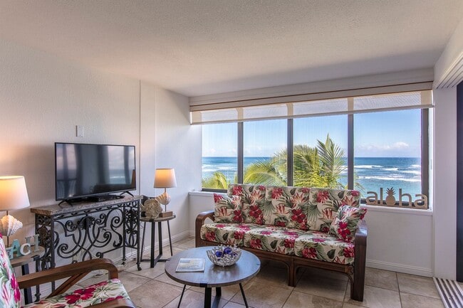 Building Photo - SUNSET SHORES, WAIALUA BEACHFRONT.