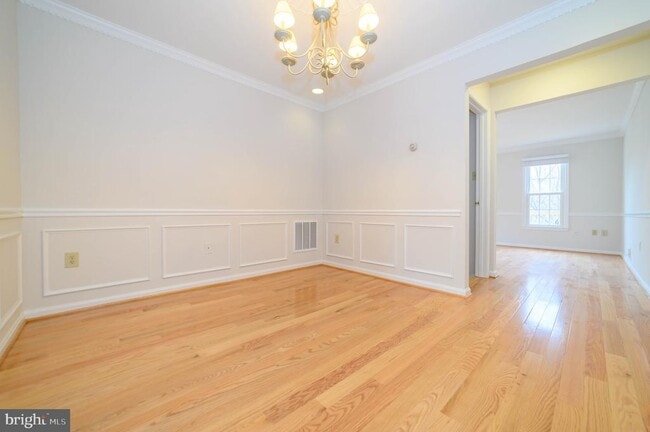 Building Photo - 8016 Merry Oaks Ln