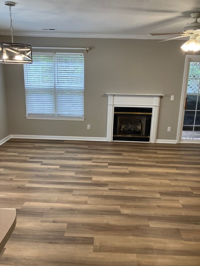 Building Photo - Newly Renovated Townhome in Arden
