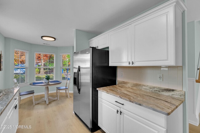 Building Photo - 11 Saratoga Ct