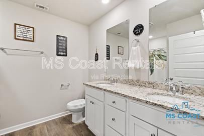 Building Photo - 9384 Cypress Lake Dr