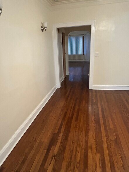 Dinning Room - 8128 S Marshfield Ave
