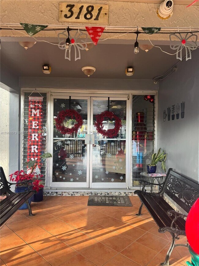 Building Photo - 3181 SW 13th St