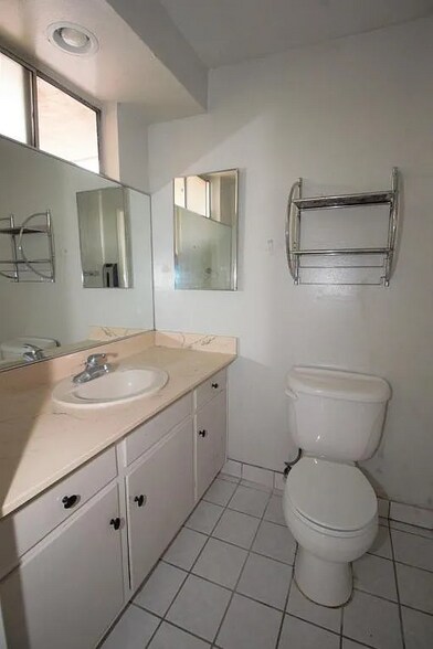 Building Photo - 409 Ellwood Beach Dr
