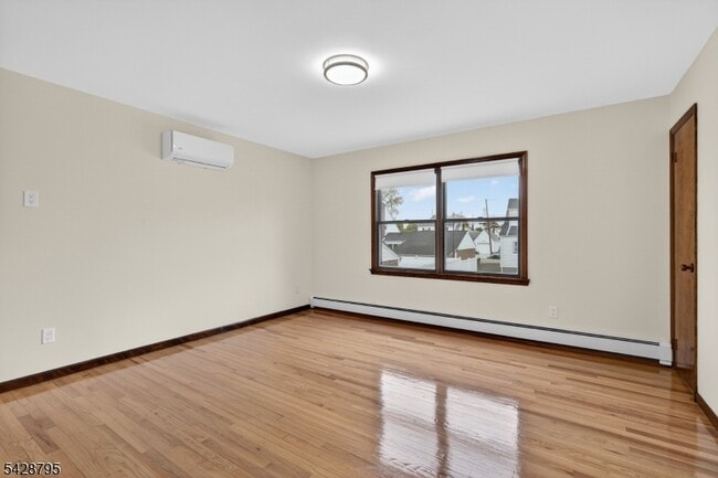 Building Photo - 97 Sipp Ave