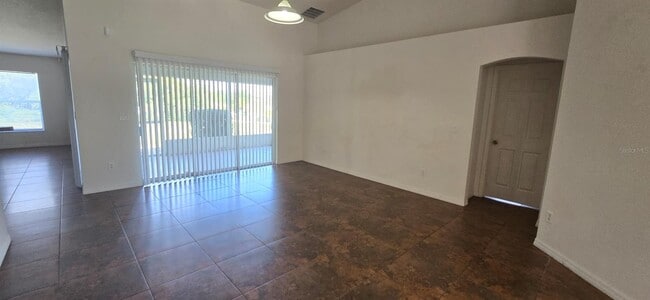 Building Photo - 9995 SW 41st Ave