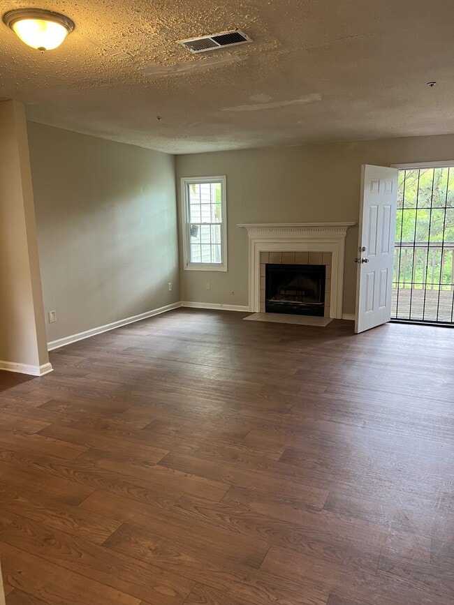Building Photo - 2184 Wellington Cir