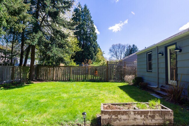 Building Photo - 3Bd/1Ba Seattle House
