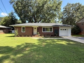 Building Photo - 3 Bedrooms, 2 Bathrooms - Home in North Rome!