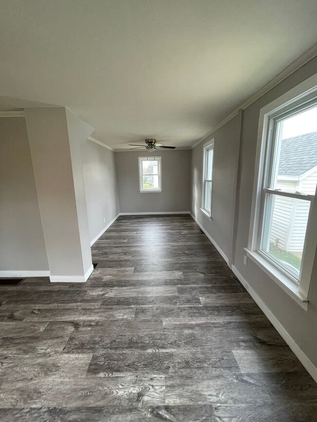 Building Photo - 2 bd 1 ba house for rent in Hudson, IA