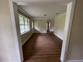 Building Photo - Small Drive