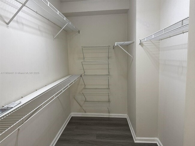 Building Photo - 17100 N Bay Rd