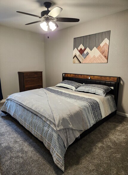 Building Photo - 450 Platt St