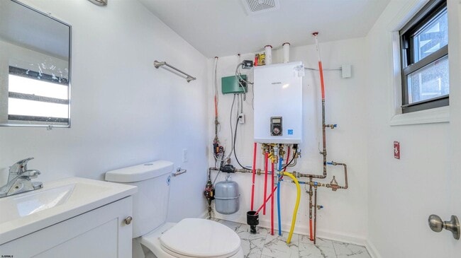 Building Photo - 2637 Arctic Ave