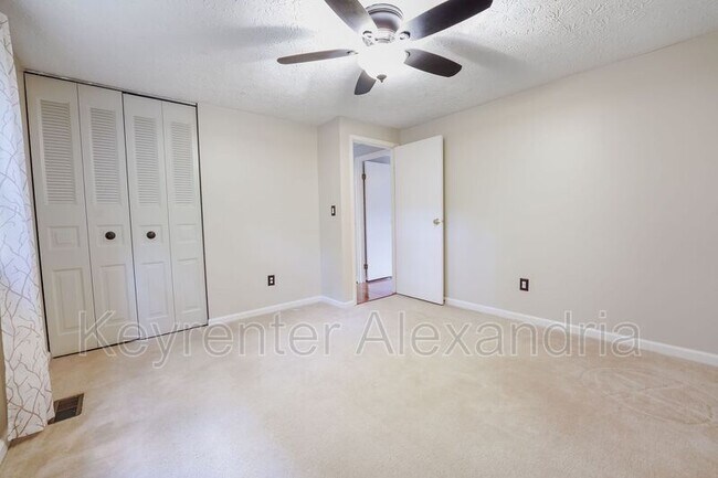 Building Photo - 6410 Kings Landing Rd