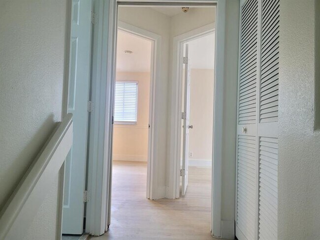 Building Photo - 1027 Lido Ct